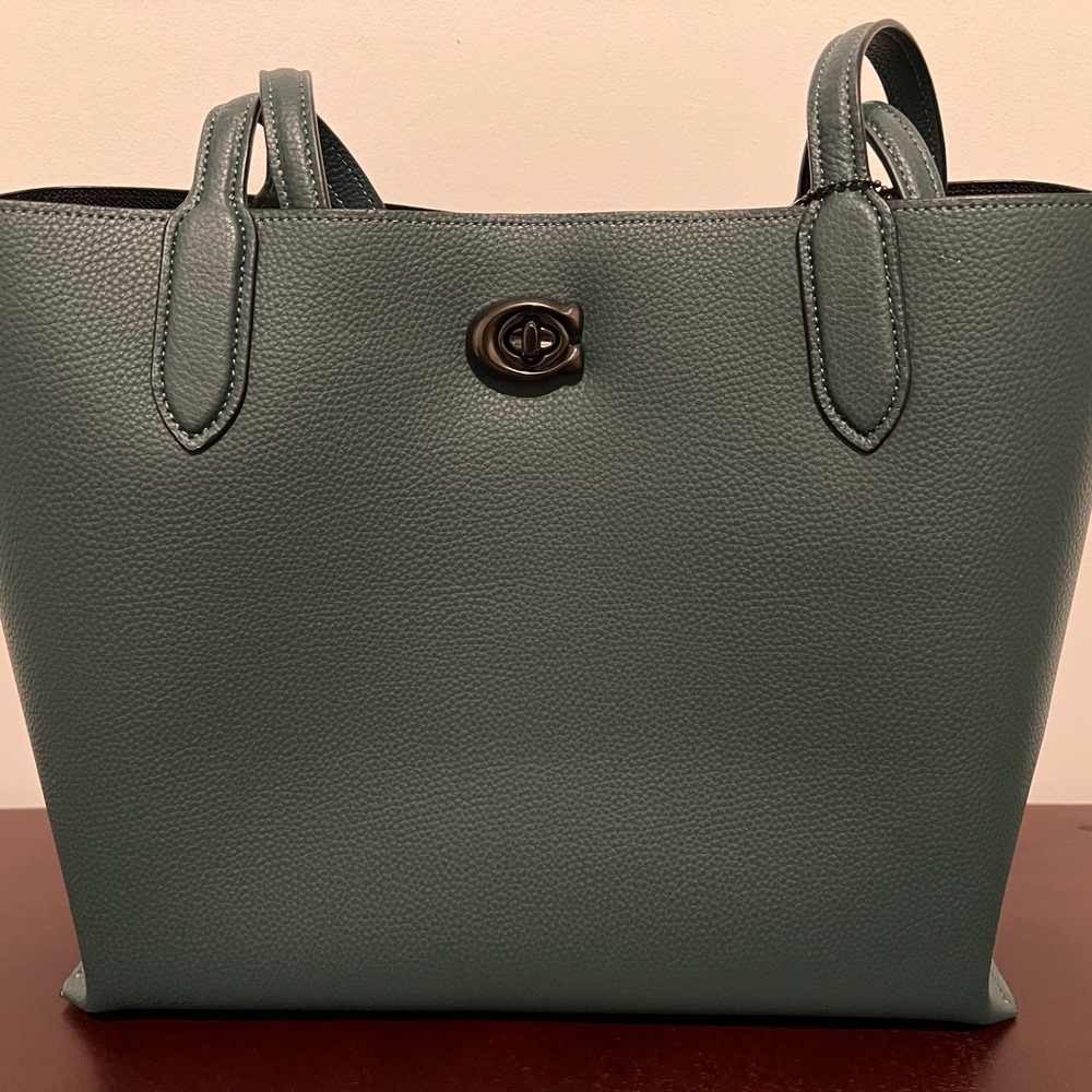 Coach Willow tote NWT